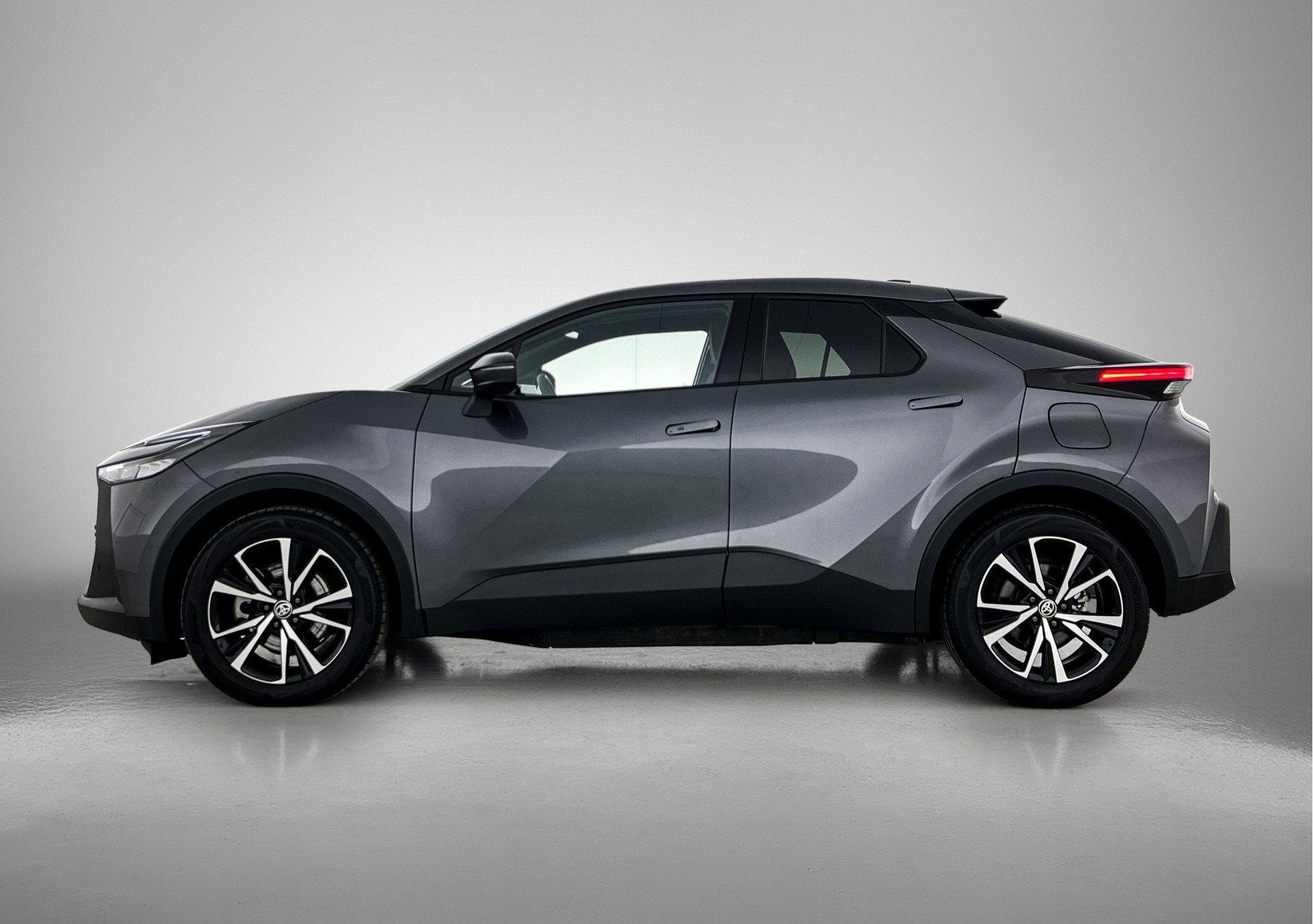 Toyota C-HR 2.0 Plug-in Hybrid 220 Dynamic | BTW voertuig |, Stof, Euro 6, 4 cilinders, Bedrijf