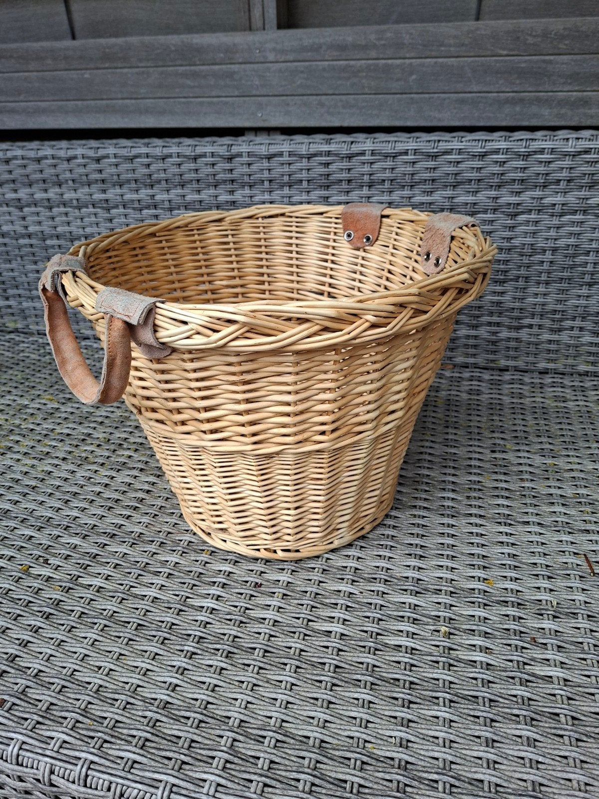 Rotan mand, Ophalen, Gebruikt, Mand, Rond