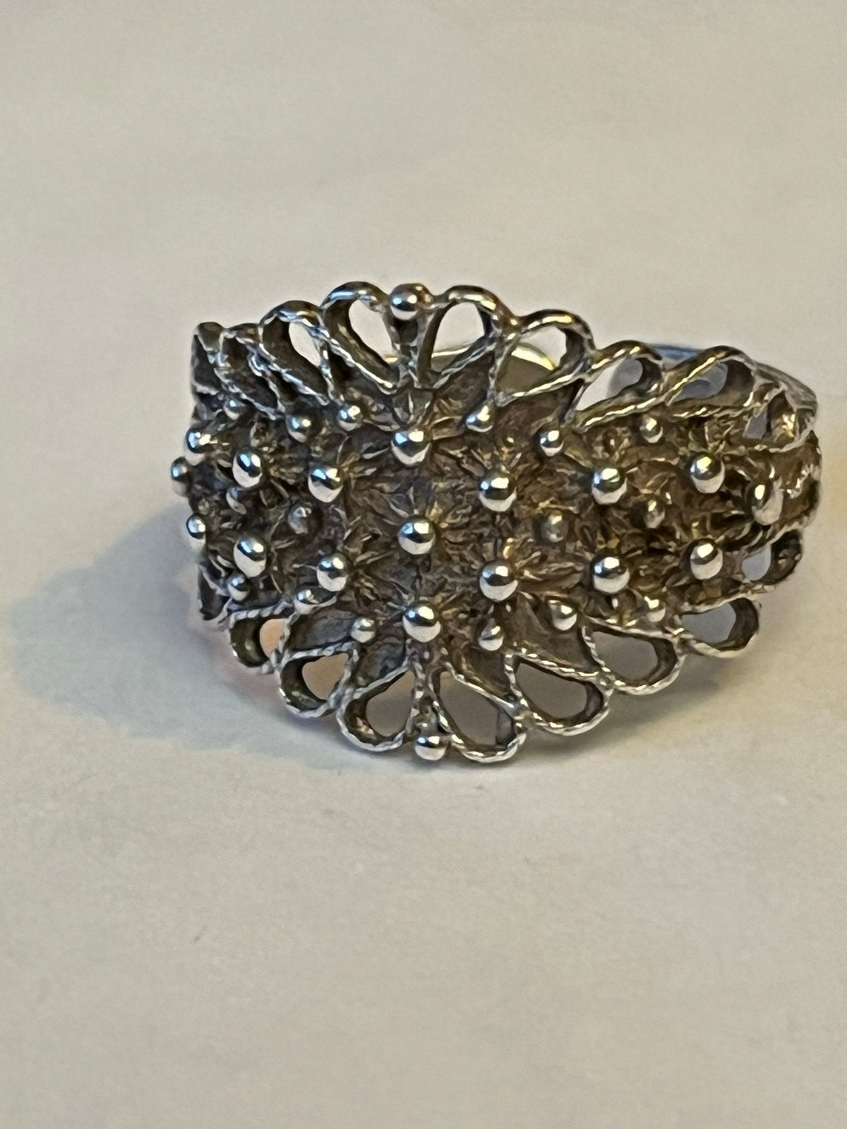 Verstelbare zilveren ring met knopjes, maat 17, Verzenden, Zo goed als nieuw, 17 tot 18, Dame