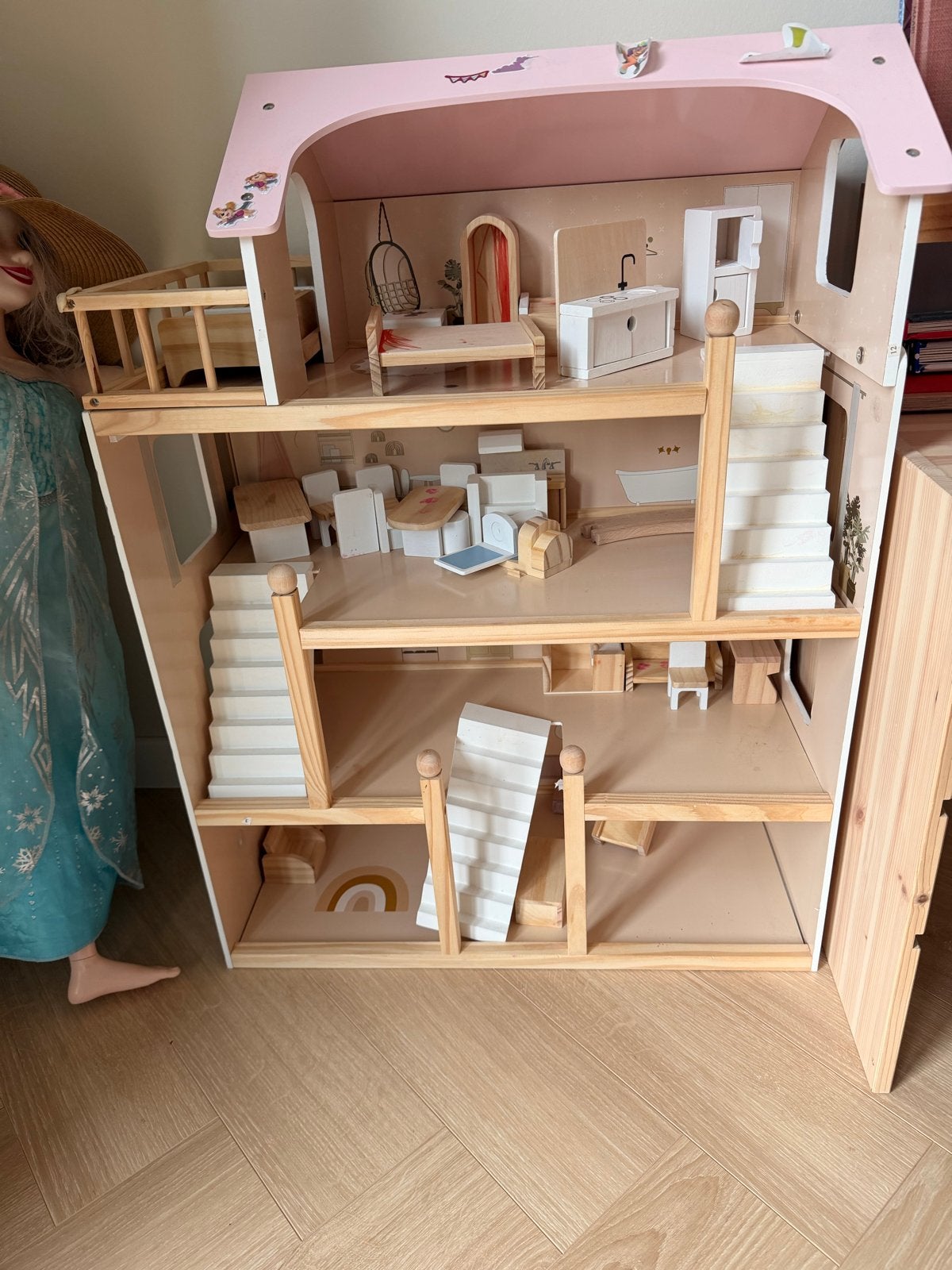 Petite Amélie Poppenhuis met Meubels - Zo goed als nieuw, Ophalen, Zo goed als nieuw, Poppenhuis