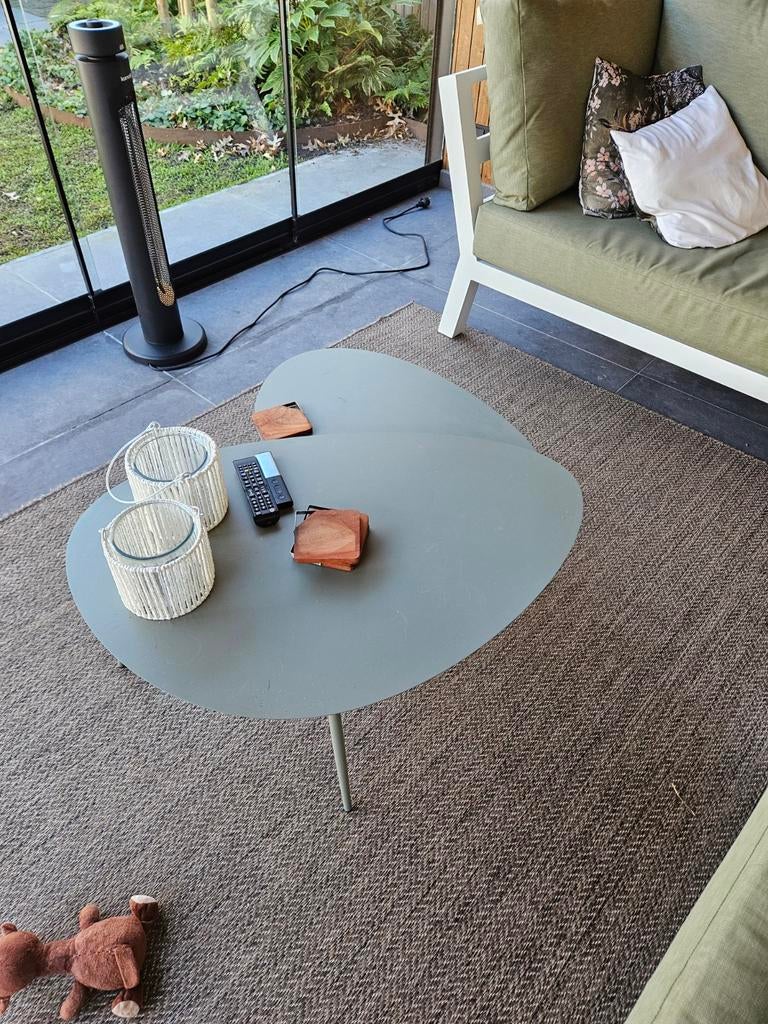 Set van 2 ijzeren tafeltjes - Zo goed als nieuw, 50 tot 100 cm, Zo goed als nieuw, Metaal, Overige vormen