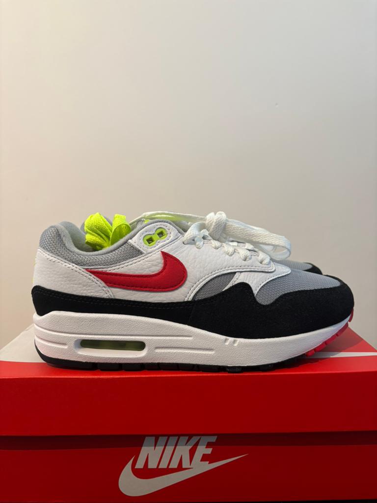 Nike air max 1 University black-red maat 37.5 nieuw!, Zwart, Nieuw, Ophalen of Verzenden, Sneakers of Gympen