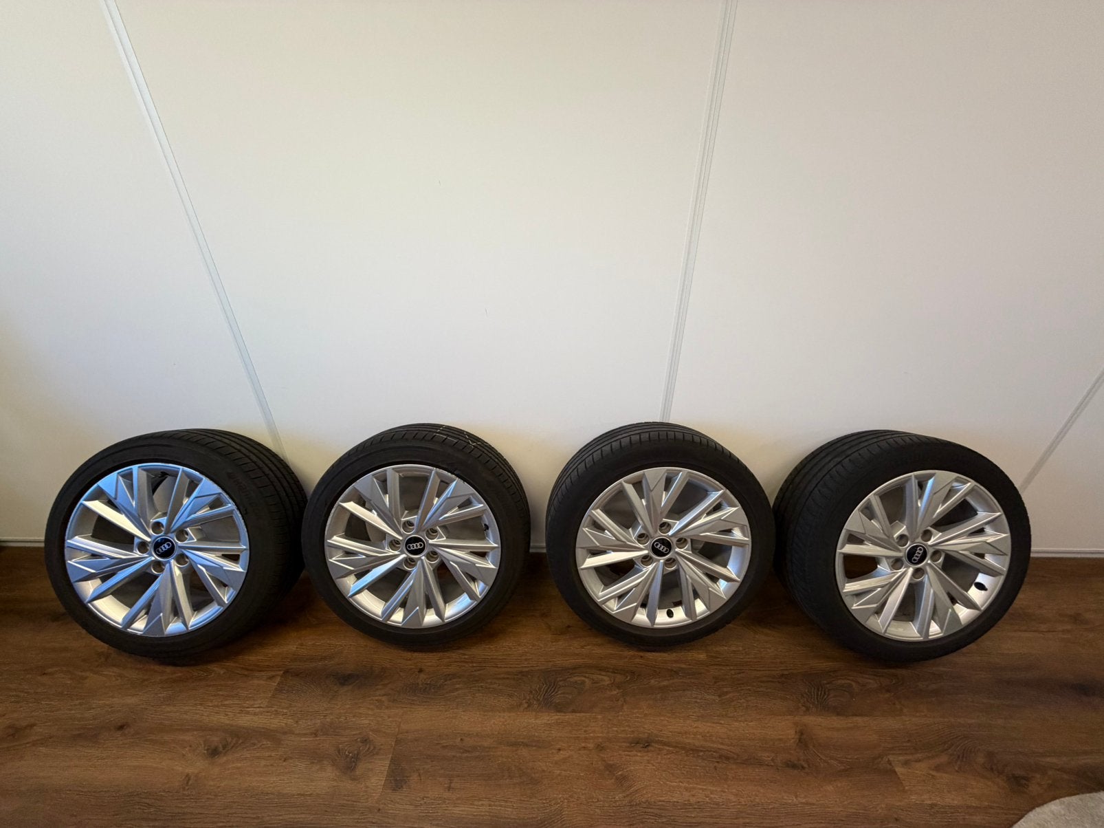 Orginele Audi A3 | 18 Inch | Licht Metalen Velgen + Banden, Ophalen, 18 inch, Banden en Velgen, Personenwagen