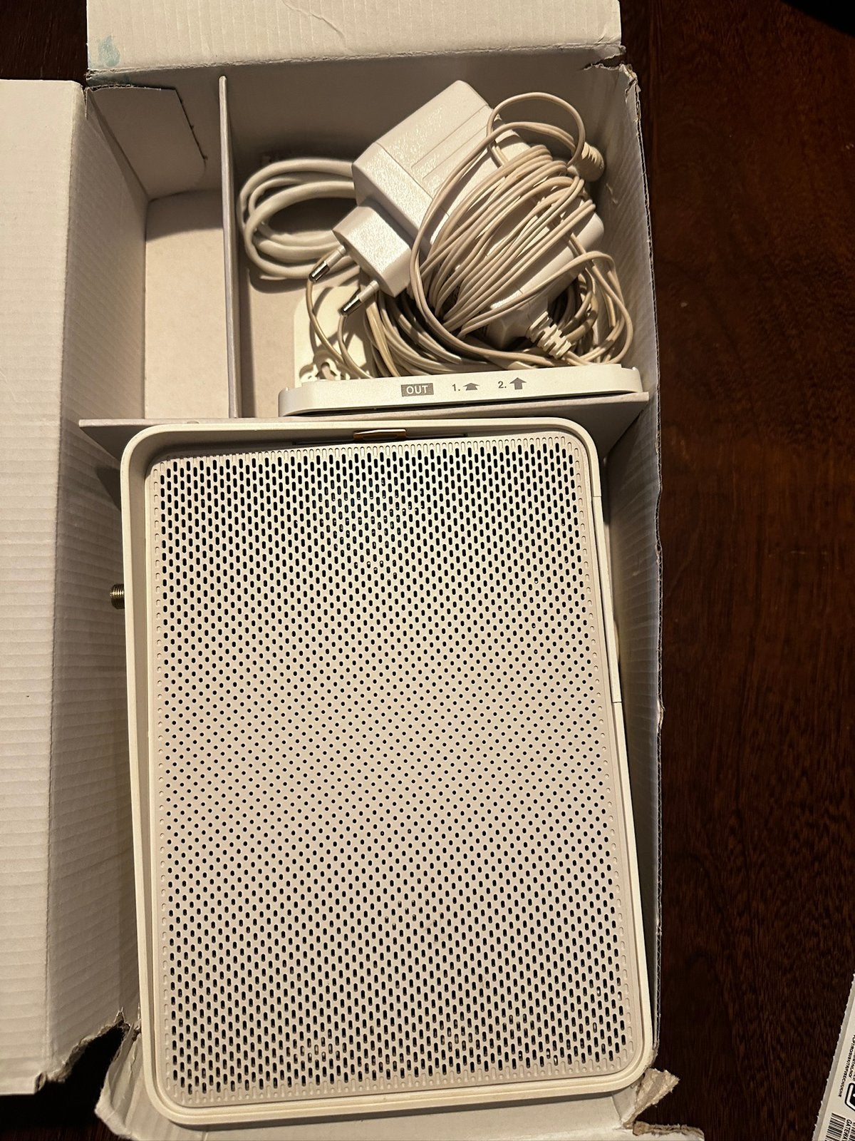 Ziggo modem (Connect Box) – goed werkend, Ophalen of Verzenden, Zo goed als nieuw