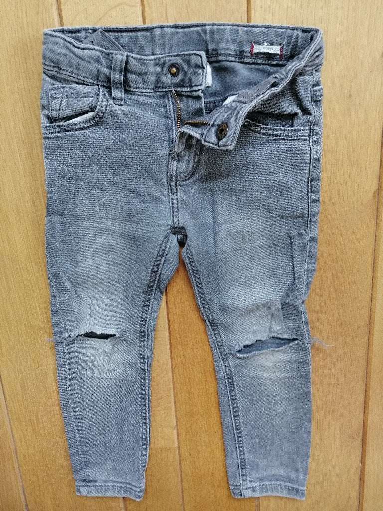 ZARA Boys spijkerbroek grijs destroyed maat 104, Broek, Ophalen of Verzenden, Zo goed als nieuw, Zara