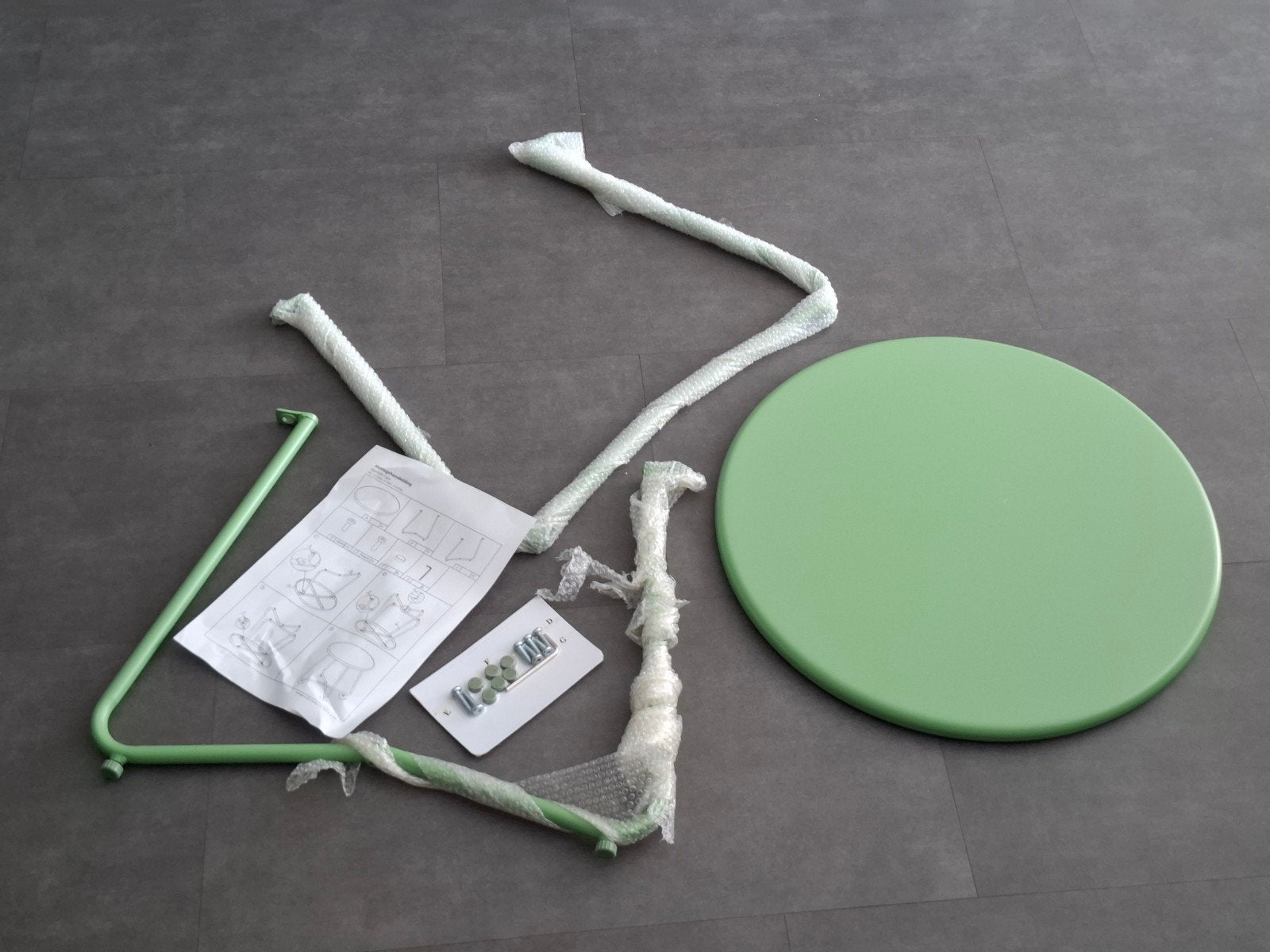 Nieuwe bijzettafel voor in de tuin,, Tuin en Terras, Ophalen, Nieuw, Rond