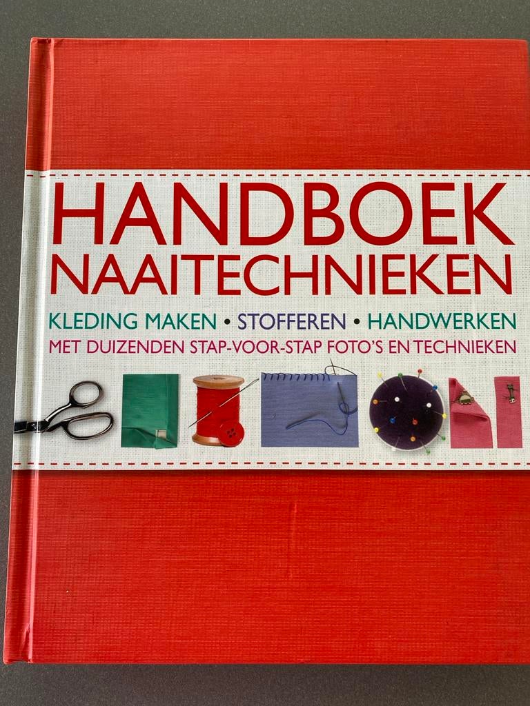 Alison Smith - Handboek naaitechnieken, Boeken, Alison Smith, Ophalen of Verzenden, Zo goed als nieuw, Borduren en Naaien