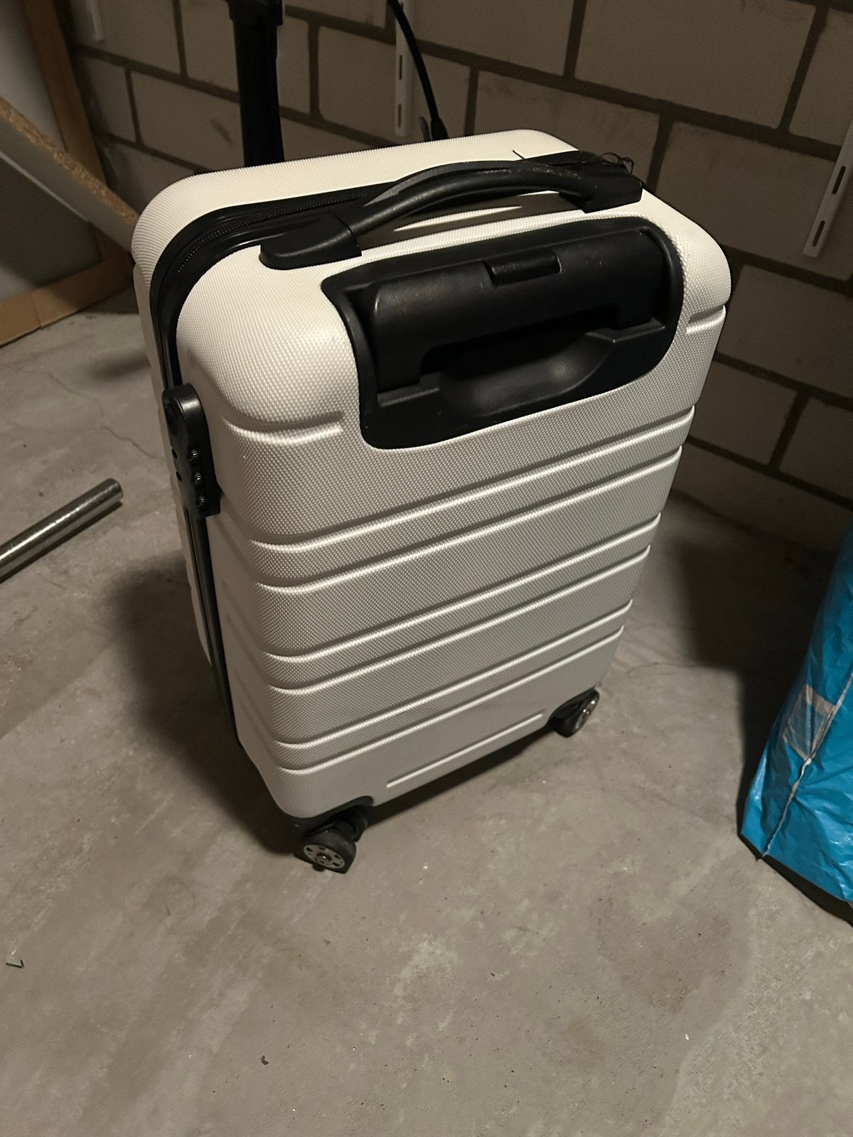 Witte handbagage koffer met 4 wielen, Ophalen, 50 tot 60 cm, Hard kunststof, Zo goed als nieuw