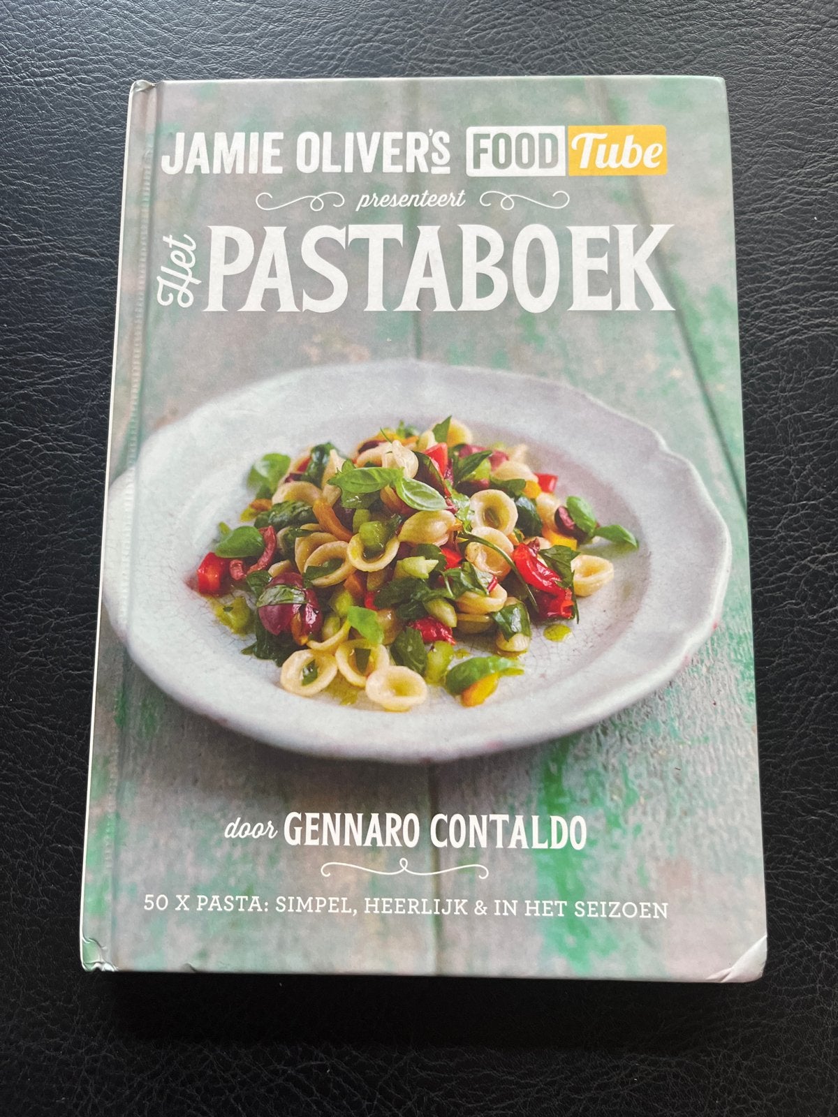 Jamie Oliver's Food Tube presenteert Het Pastaboek, Ophalen of Verzenden, Zo goed als nieuw, Italië, Hoofdgerechten