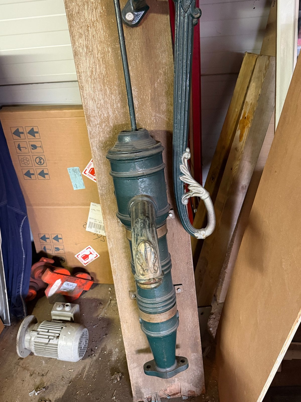 Antieke gietijzeren waterpomp - Decoratief, Antiek en Kunst, Ophalen