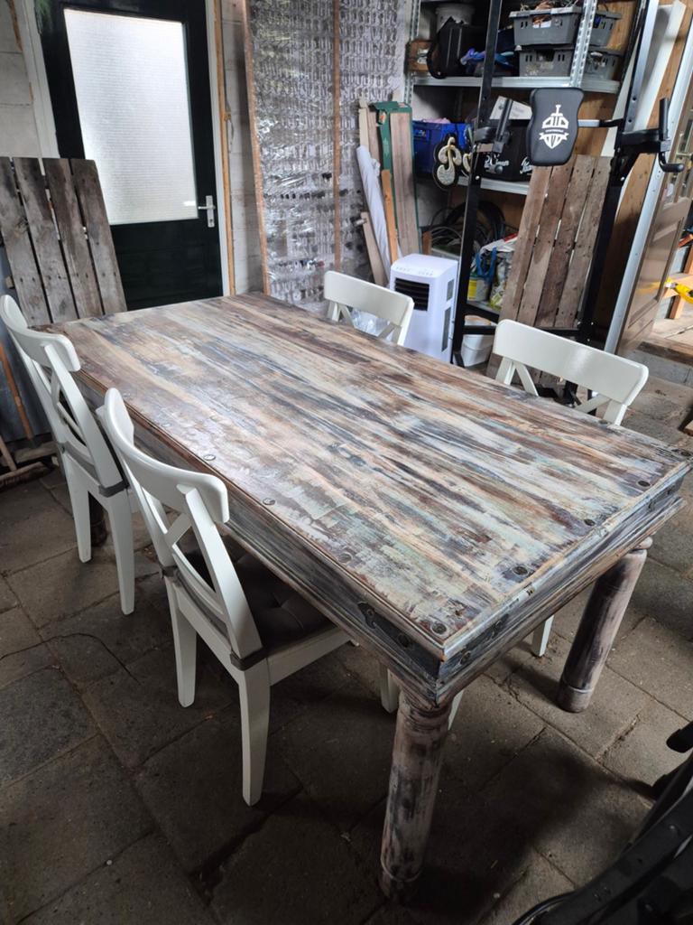 Robuuste houten eettafel met 4 stoelen, Ophalen, Gebruikt, 100 tot 150 cm, 50 tot 100 cm