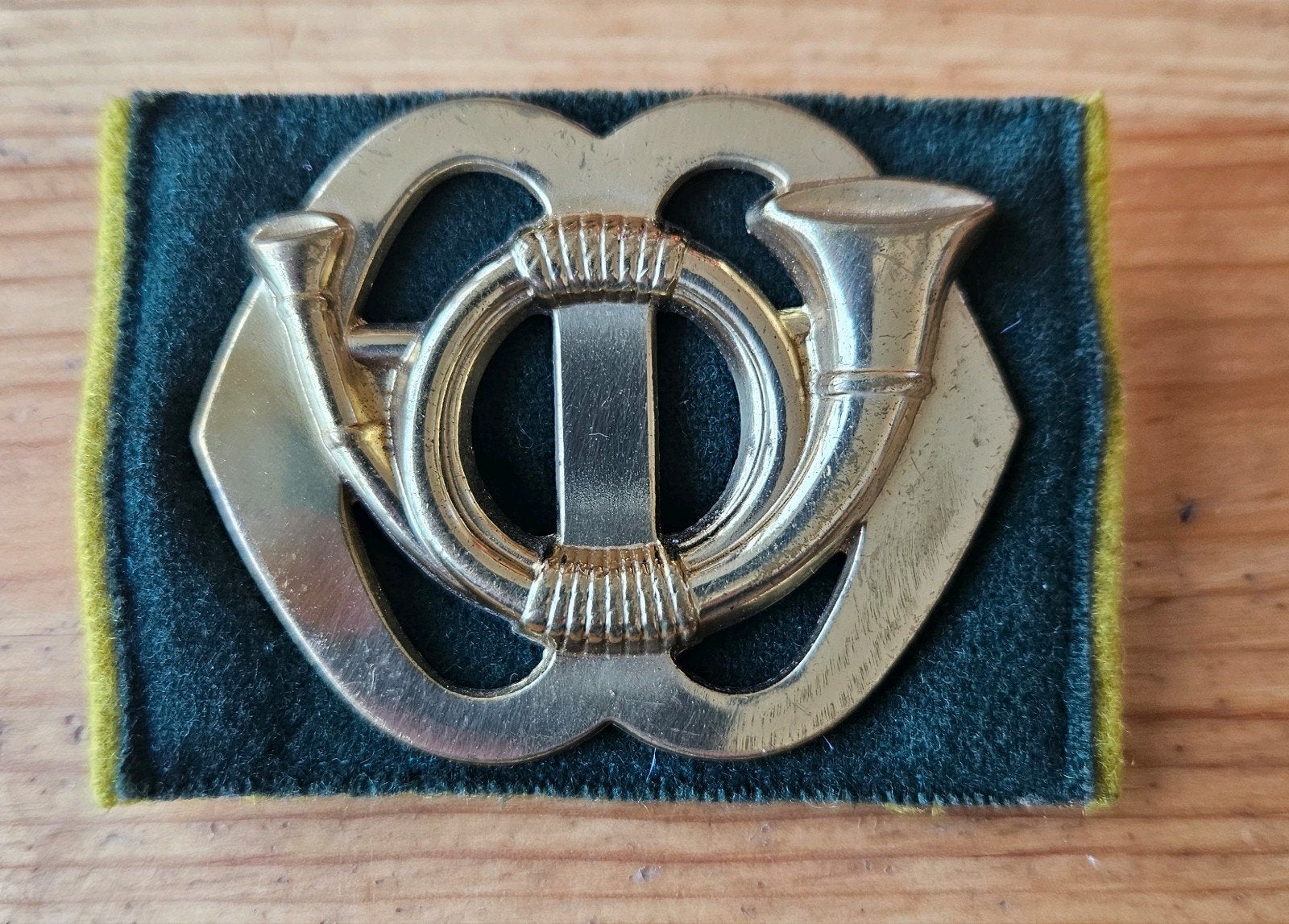 Baretembleem Jagers, Verzamelen, Ophalen of Verzenden, Landmacht, Nederland, Embleem of Badge