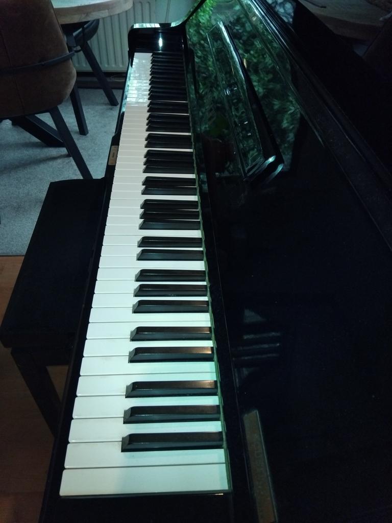 Hoogglans Piano Yamaha - Mooie warme klank, recent gestemd!, Ophalen, Zwart, Overige typen, Zo goed als nieuw