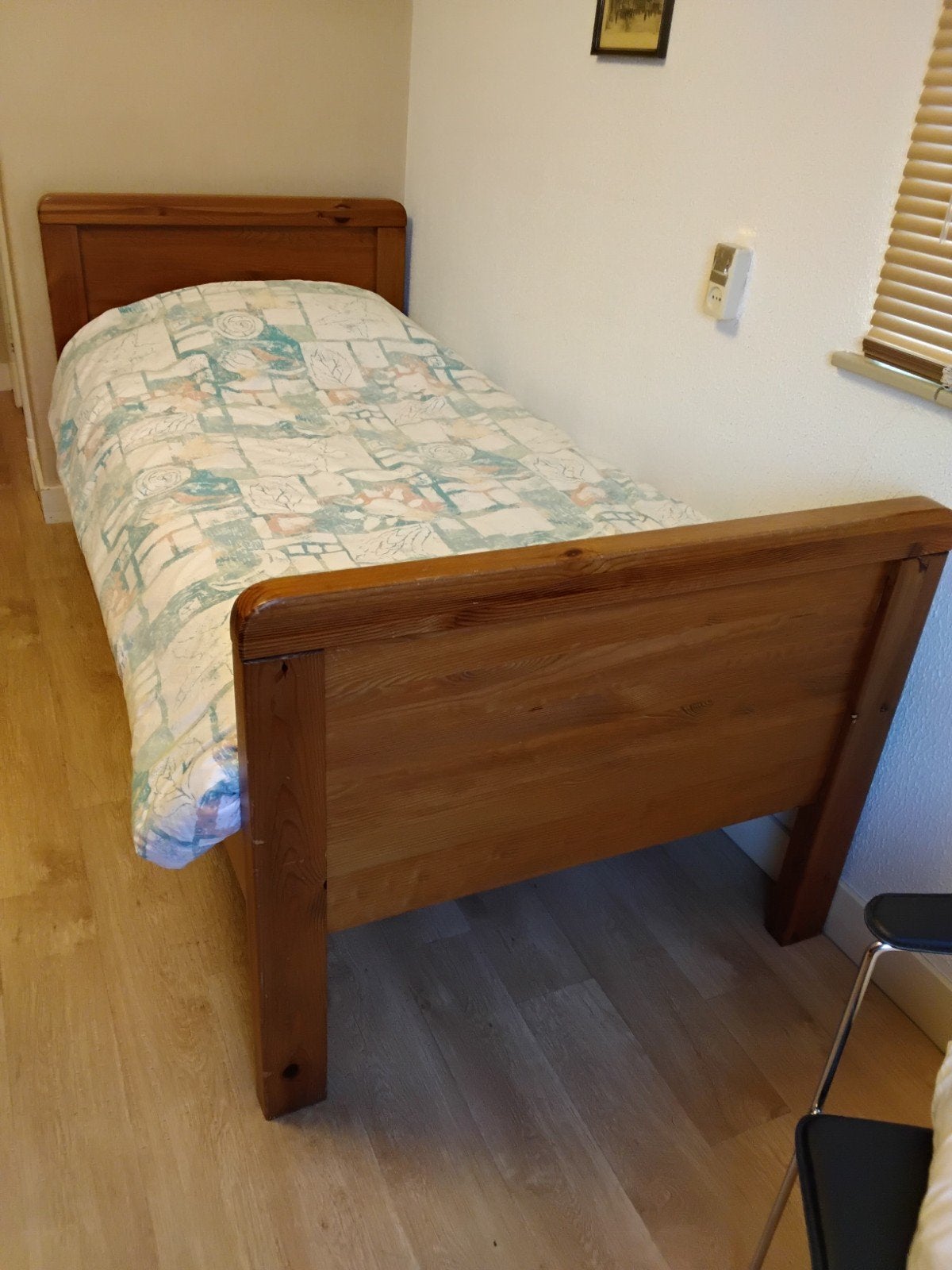 Eenpersoonsbed 90x200 cm met verstelbare lattenbodem, Ophalen, 90 cm, Eenpersoons, 200 cm