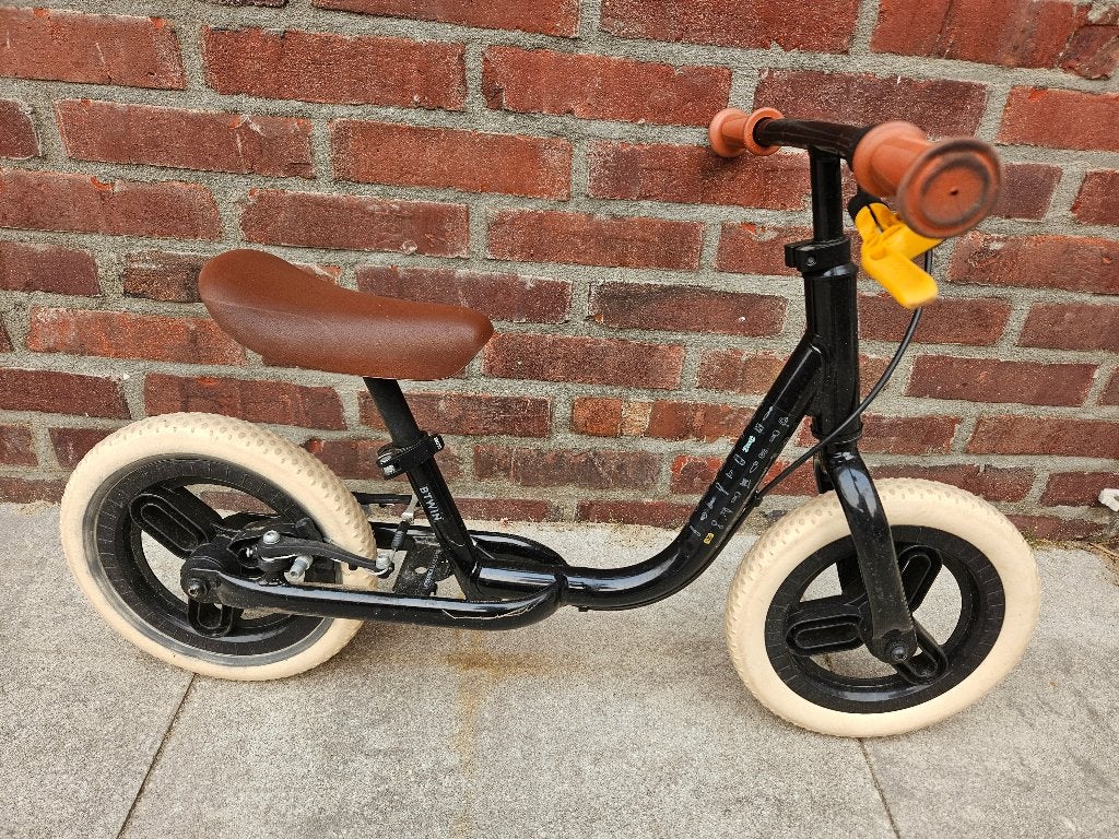 Loopfiets B'Twin Runride 100 zwart met bruin zadel, Ophalen, Gebruikt, Loopfiets