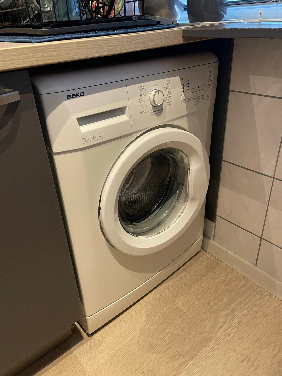 BEKO WMB51420 Wasmachine - 5kg, 1400 RPM, Wit, Zeer goede st, 1200 tot 1600 toeren, 4 tot 6 kg, Ophalen of Verzenden, Zo goed als nieuw