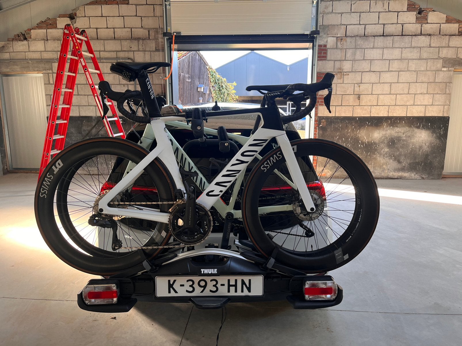 Thule VeloCompact 925 - fietsendrager trekhaak - 2 fietsen, Auto diversen, Fietsendragers, Zo goed als nieuw, Trekhaakdrager, 2 fietsen