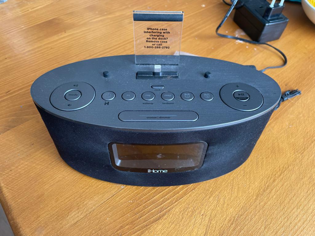 iHome iPhone Docking Station met Wekker en Radio, Ophalen of Verzenden, Zo goed als nieuw, Speakers, Overige merken