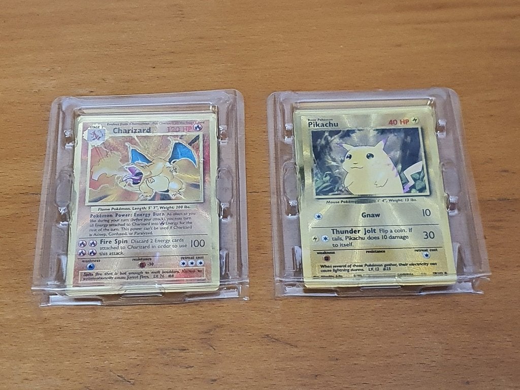 Charizard 4 en Pikachu 58 [Pokemon Celebrations], Hobby en Vrije tijd, Verzamelkaartspellen | Pokémon, Ophalen of Verzenden, Gebruikt