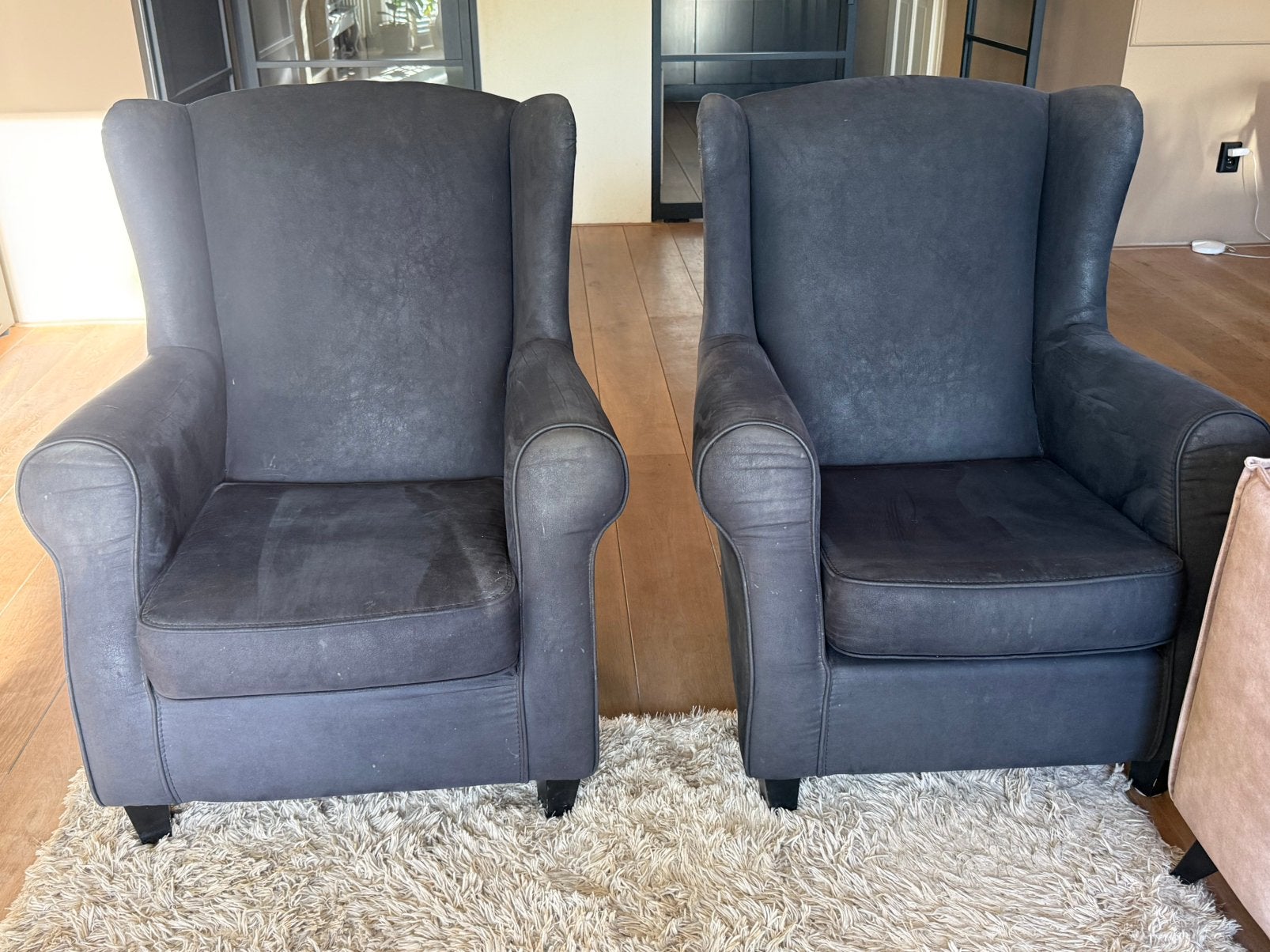 Twee zwarte oor fauteuils GRATIS OPHALEN, Ophalen, Gebruikt, 75 tot 100 cm, Landelijk