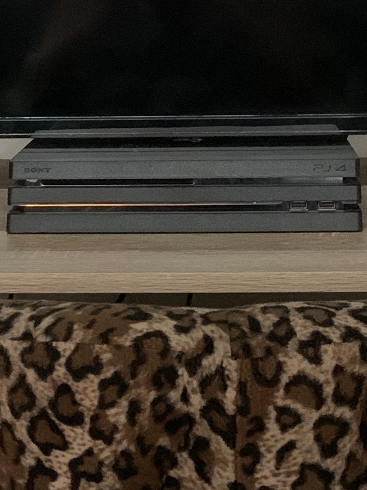 Ps4 pro 1tb CUH-7216B de laatste variant, Ophalen of Verzenden, Zo goed als nieuw, 1 TB, Met 1 controller