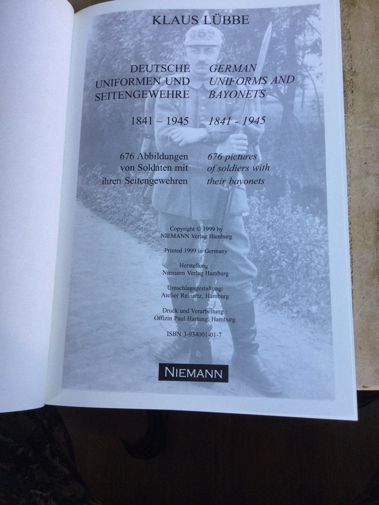 Deutsche Uniformen und Seitengewehre 1841-1945, Verzamelen, Ophalen of Verzenden, Landmacht, Duitsland, Boek of Tijdschrift