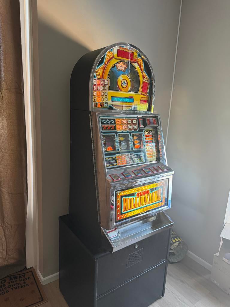 Gokkast Club Millionaire - met reserveonderdelen, Verzamelen, Automaten | Gokkasten en Fruitautomaten, Euro, Ophalen, Gebruikt