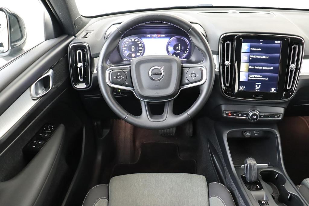 Volvo XC40 T4 RECHARGE INSCRIPTION EXPRESSION -CRUISE|STANDK, Auto's, Volvo, 12 maanden, Stof, Euro 6, Zwart