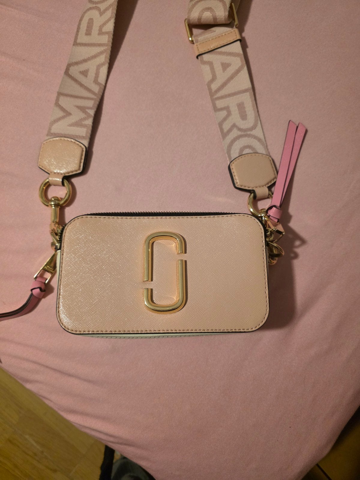 Marc Jacobs Snapshot Camera Bag - Beige/Geel, Ophalen of Verzenden, Zo goed als nieuw, Beige, Schoudertasje