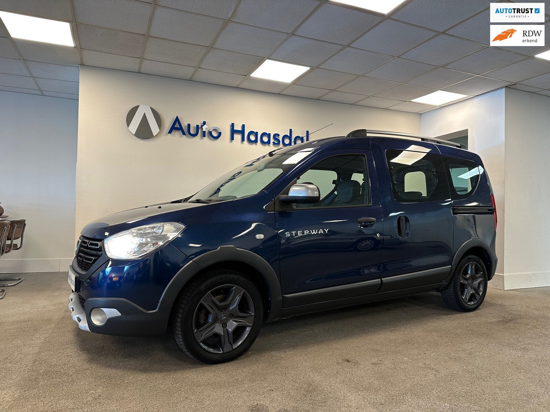 Dacia DOKKER 1.2 TCe S&S Série Limitée Stepway|1E EIGENAAR, Voorwielaandrijving, Stof, Gebruikt, 4 cilinders