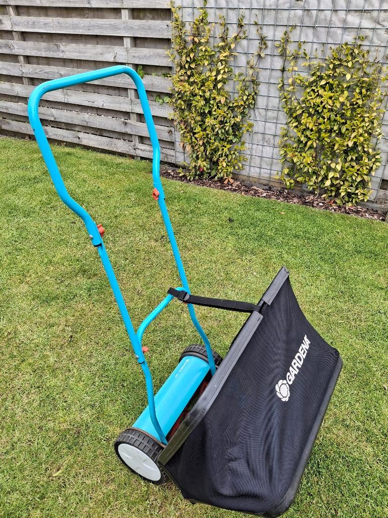 Gardena 300 handgrasmaaier met opvangbak, Tuin en Terras, Grasmaaiers, Ophalen, Gebruikt, Gardena o.a., Handgrasmaaier