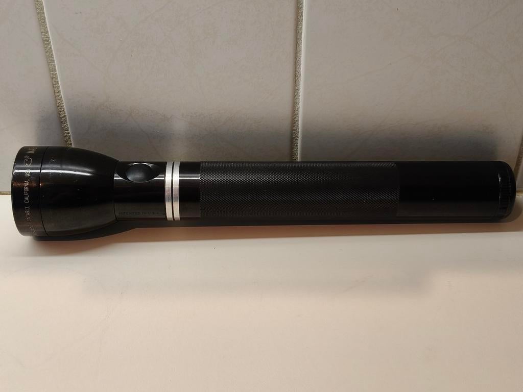 Maglite zaklamp 32cm lang - Zwart, Ophalen of Verzenden, Gebruikt, Batterij