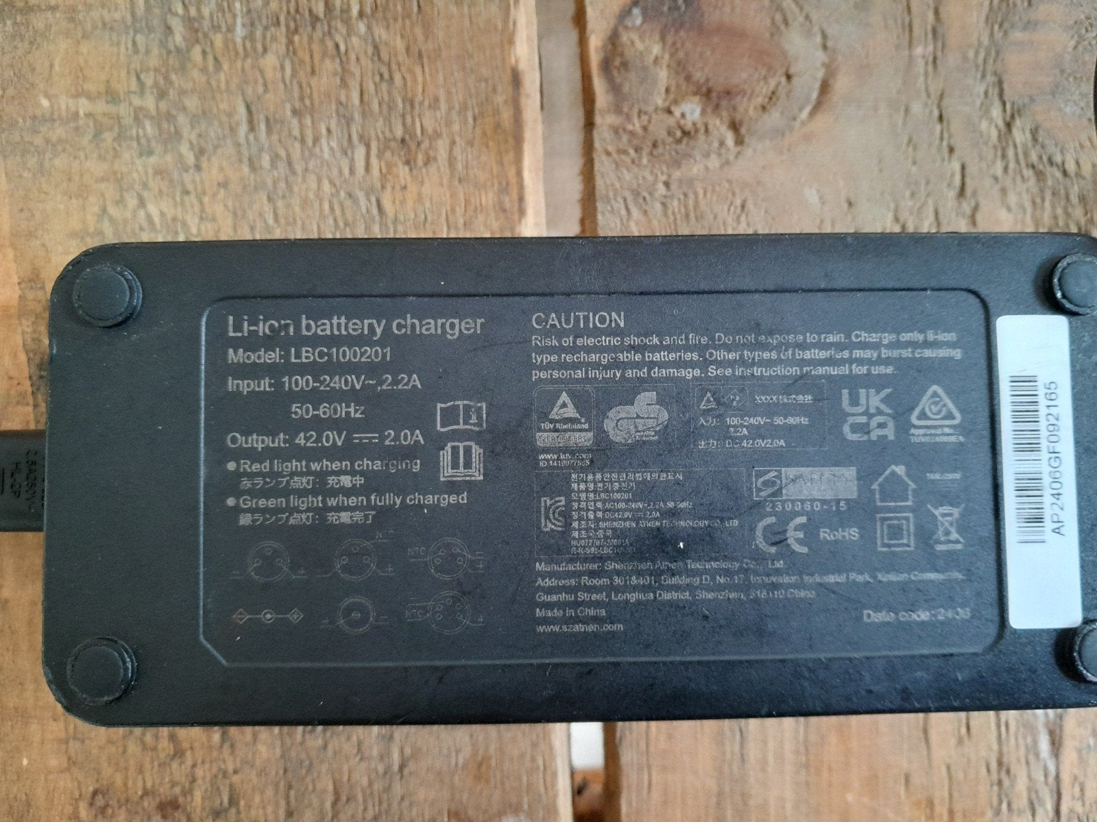 Lader LBC100201 42V/2A, Ophalen of Verzenden, Gebruikt