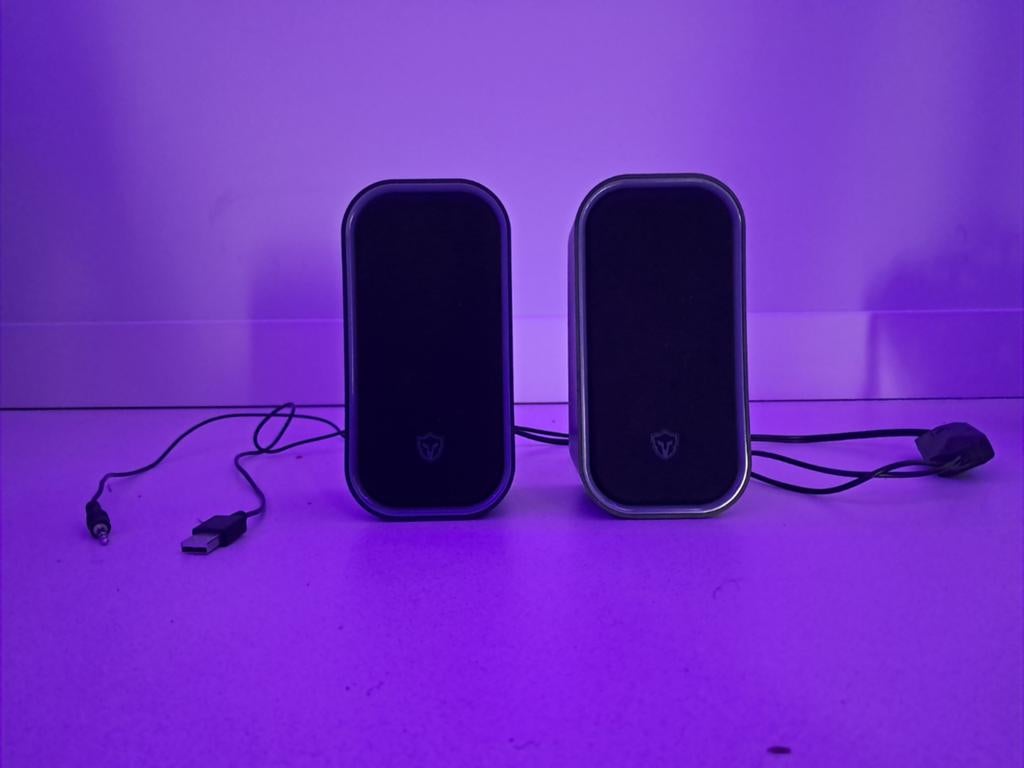 Battletron Bureau Speakers met LED Verlichting, Computers en Software, Pc speakers, Gebruikt, Audiokanaal 2.0, Ophalen of Verzenden