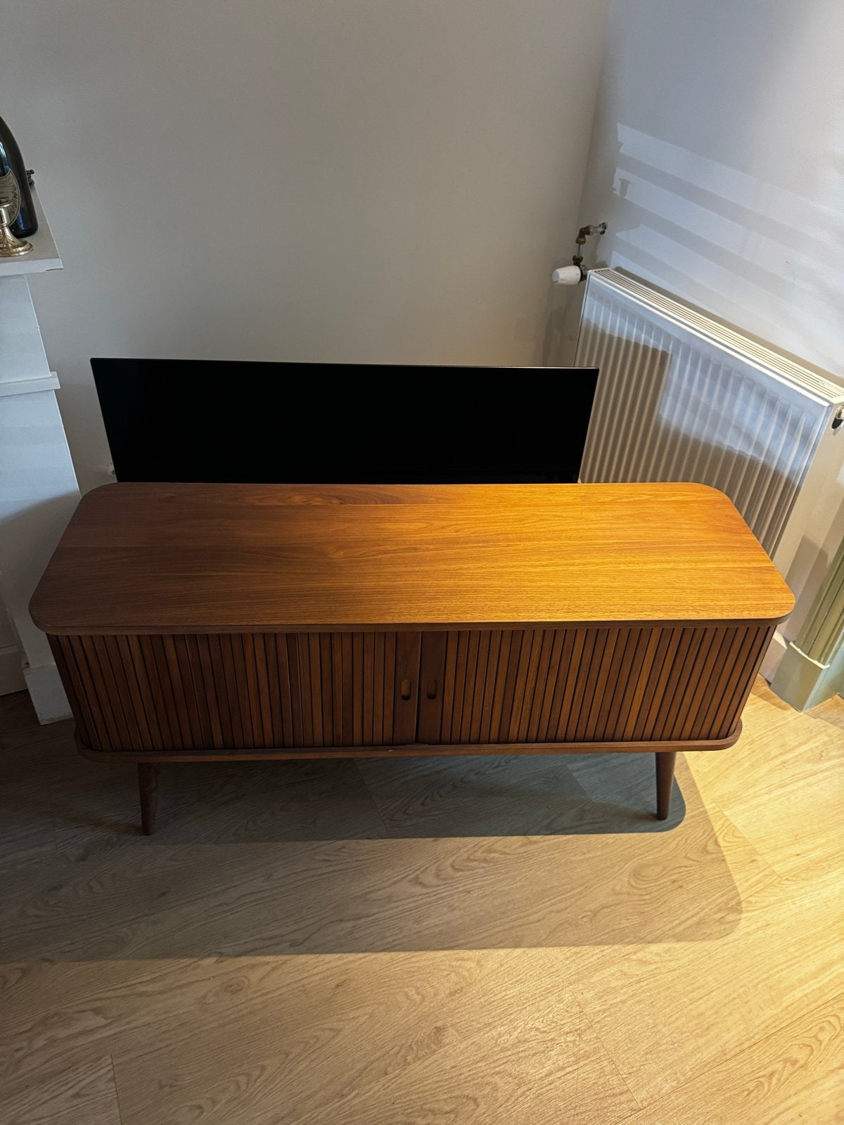 Zuiver Barbier Walnoot Dressoir - in goede staat, Huis en Inrichting, Kasten | Dressoirs, Ophalen, Met plank(en), 100 tot 150 cm