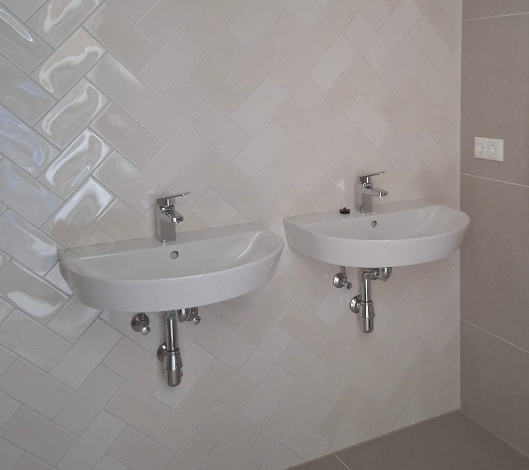2x IDEAL STANDARD wastafel met kraan en toebehoren, Ophalen, Nieuw, Steen, Wastafel