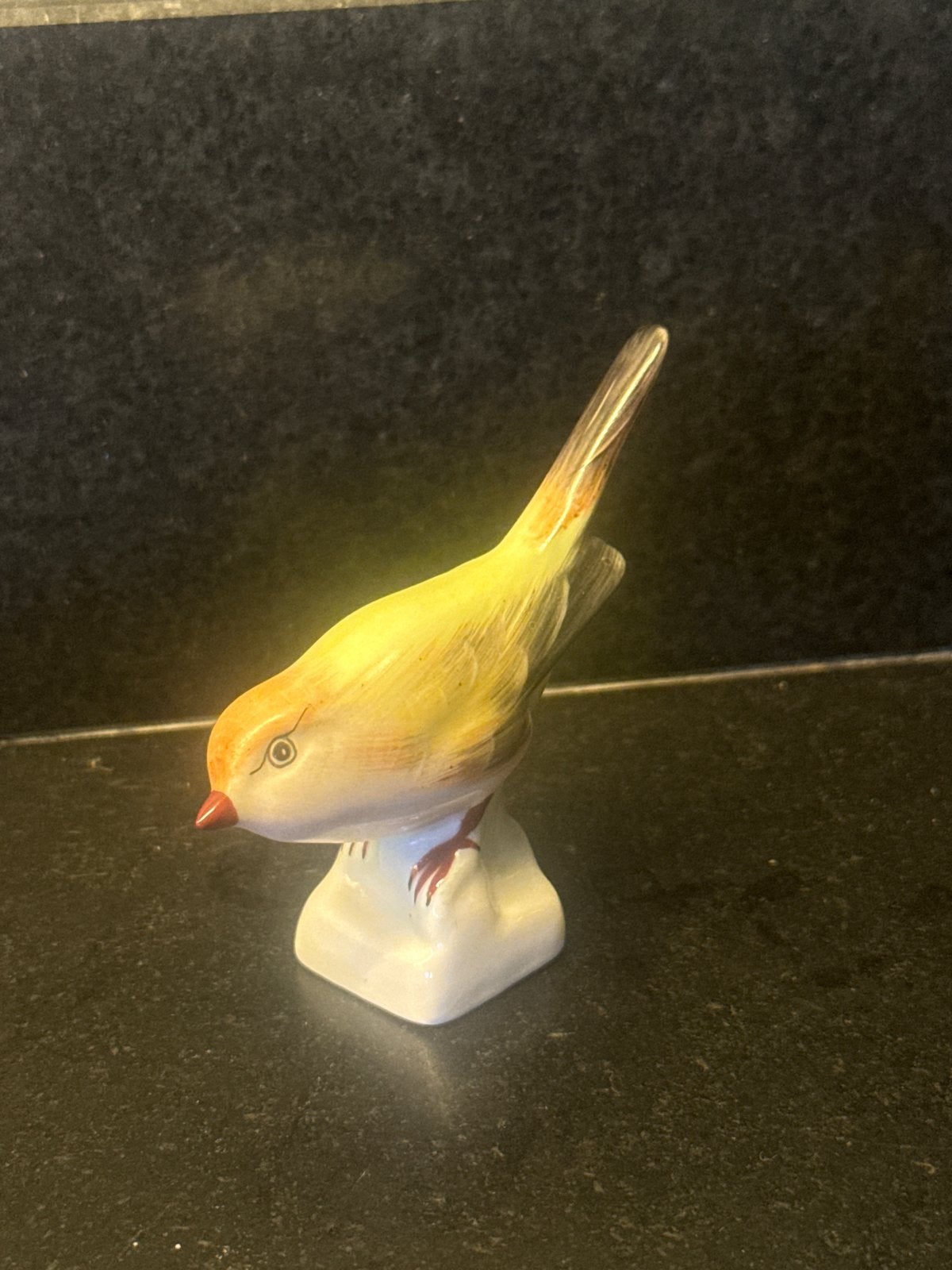 Vintage porseleinen vogelbeeldje, handgeschilderd, Ophalen of Verzenden, Zo goed als nieuw, Dier