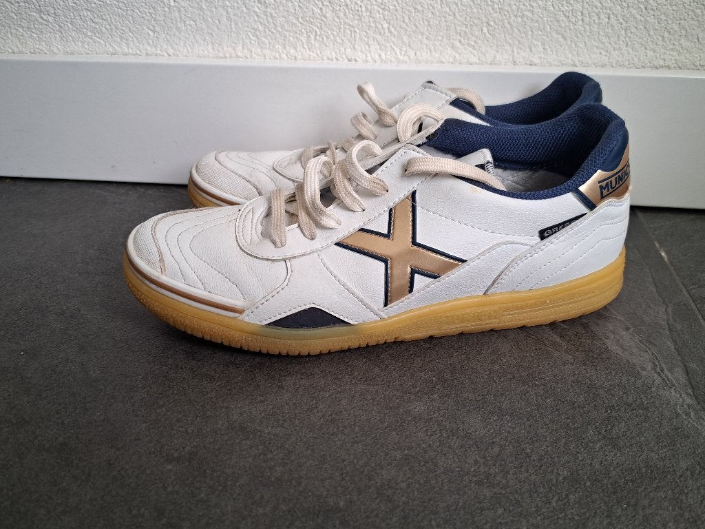 Munich maat 39 wit leer, Ophalen, Munich, Schoenen, Zo goed als nieuw