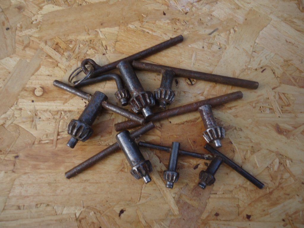 Schuuropruiming set van 8 boormachine schroef kop sleutels ., Antiek en Kunst, Ophalen of Verzenden