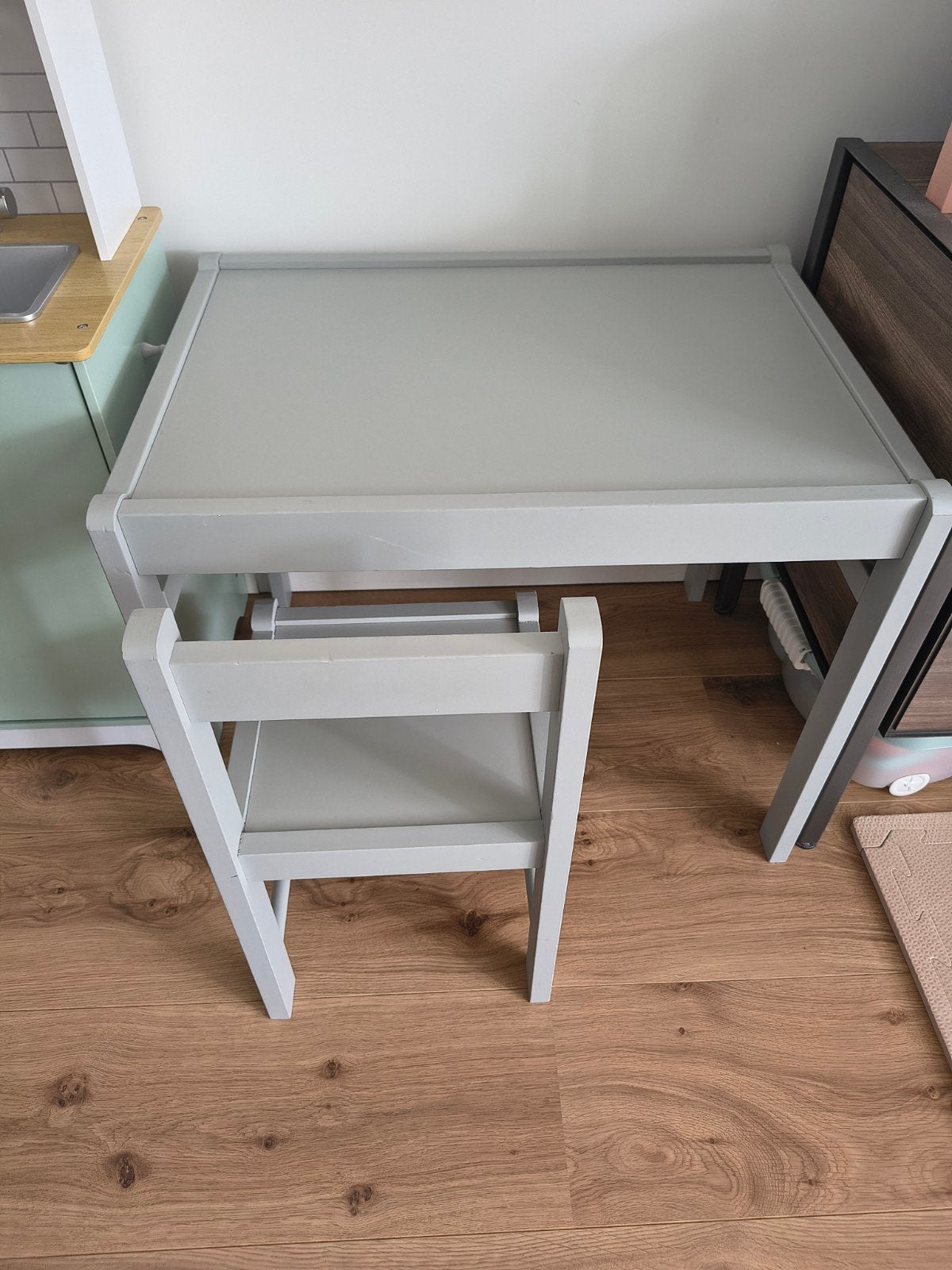 Europe baby kindertafel en stoeltje, Kinderen en Baby's, Ophalen, Gebruikt, Tafel(s) en Stoel(en)