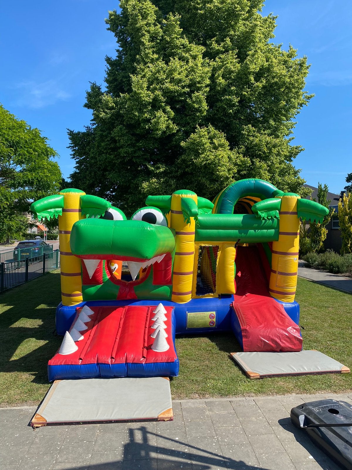 Springkussen krokodil multiplay te huur / huren, Ophalen, Zo goed als nieuw, Verjaardag
