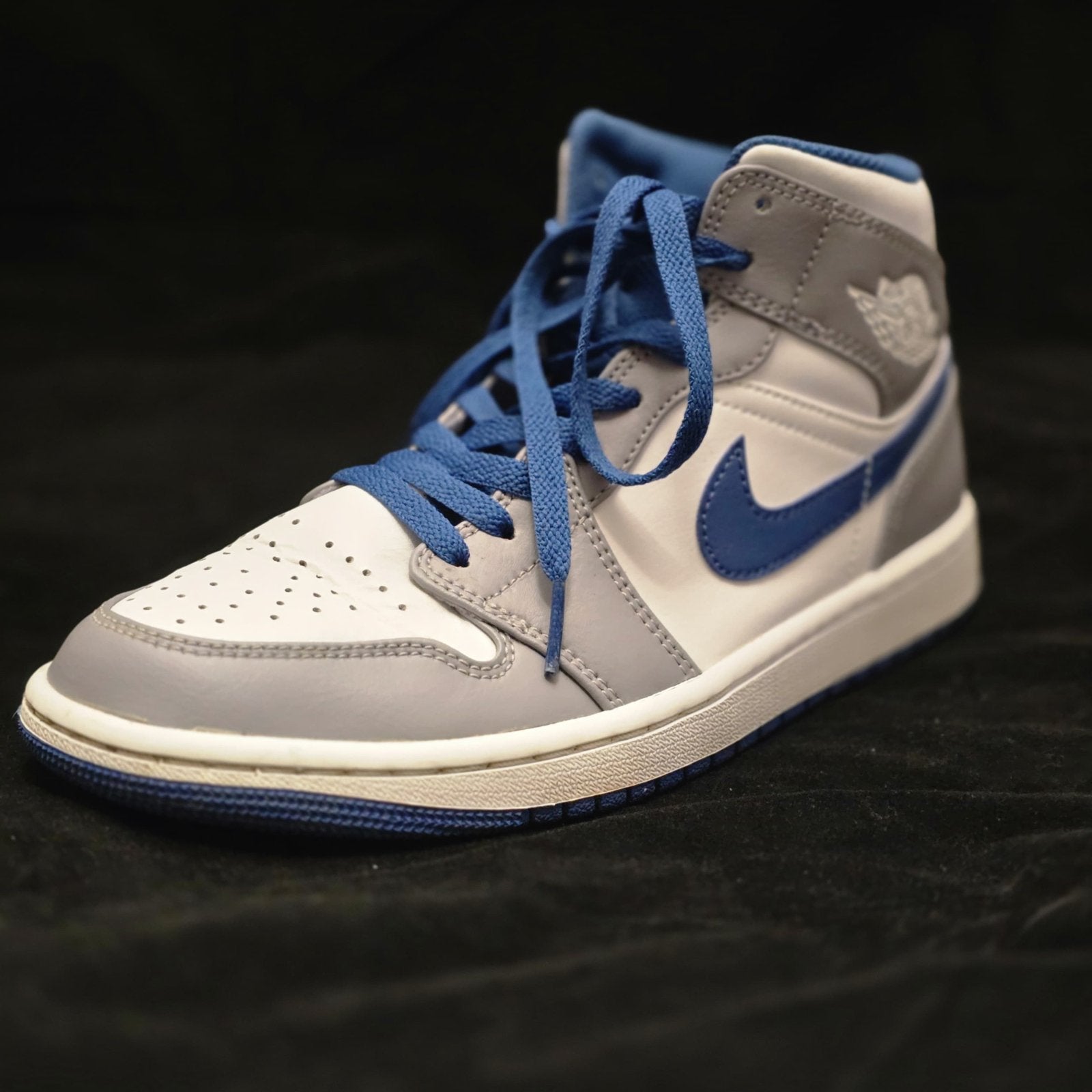 Air Jordan 1 Mid True Blue, unisex maat 40 – origineel, Ophalen of Verzenden, Zo goed als nieuw, Wit, Sneakers of Gympen