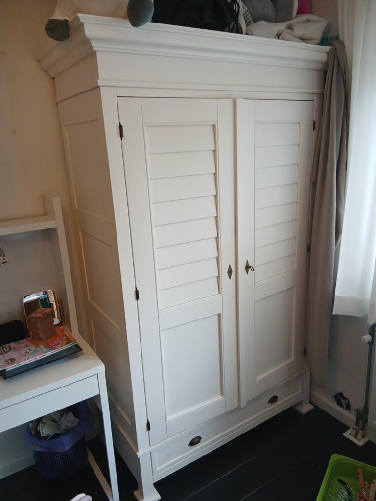 Witte kledingkast voor baby- of kinderkamer, Ophalen