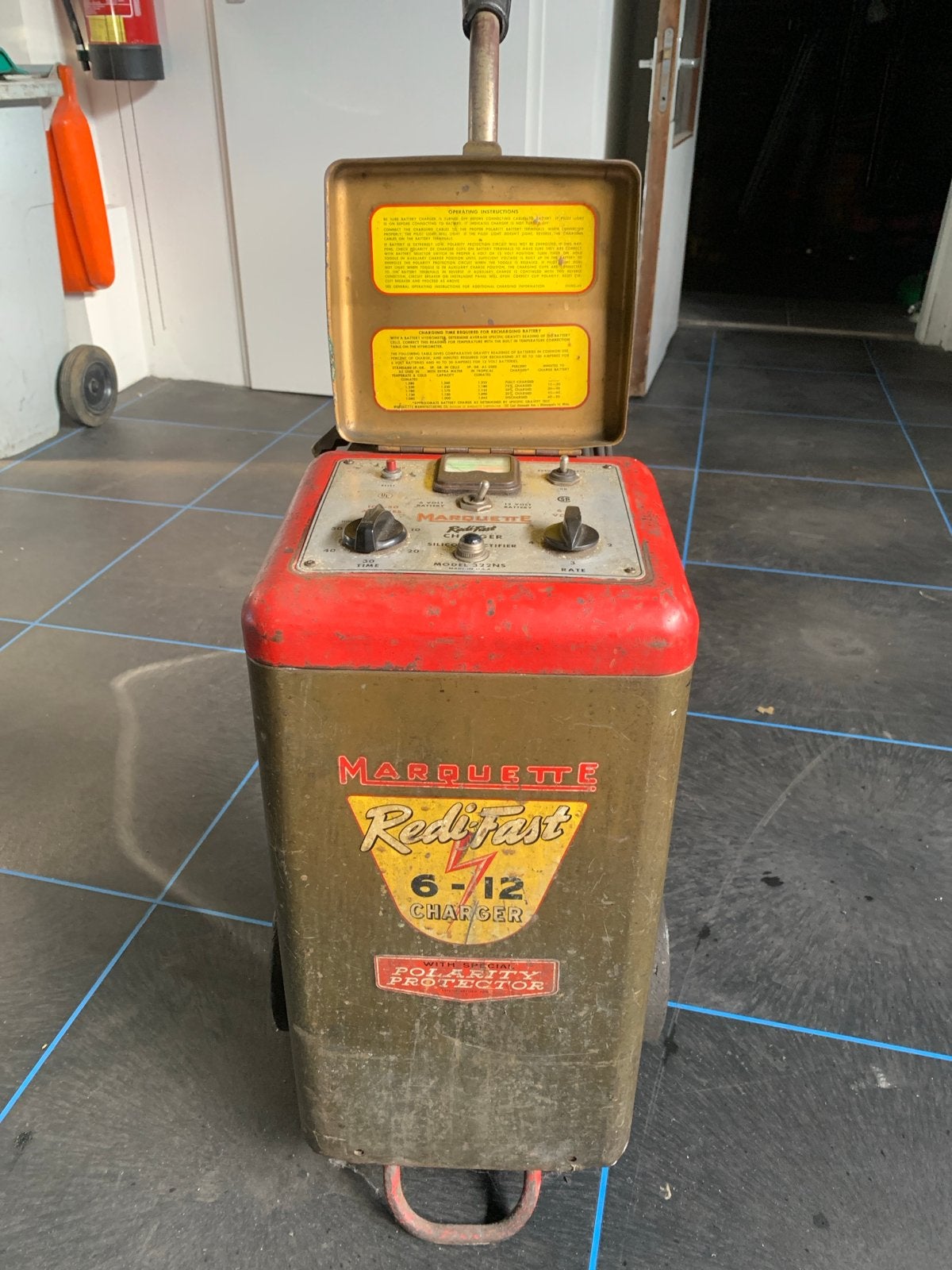 Marquette Redi-Fast 6-12V Acculader en starthulp, Auto-onderdelen, Accu's en Toebehoren, Ophalen of Verzenden, Gebruikt, Universele onderdelen