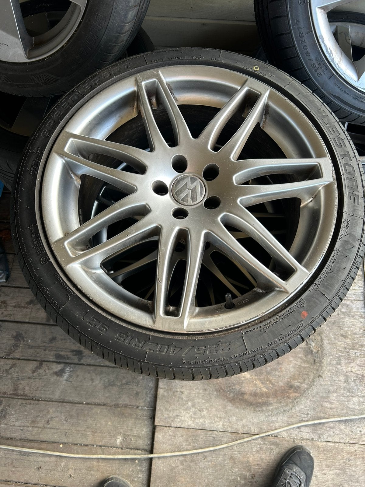 18 inch VW Lichtmetalen Velgen met Zomerbanden 225/40 R18, Auto diversen, Ophalen