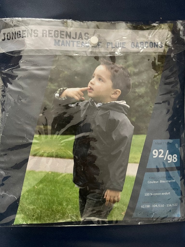 Regenjasje 92/98 Nieuw in verpakking. donker blauw/gestreept, Kinderen en Baby's, Kinderkleding | Maat 92, Ophalen of Verzenden