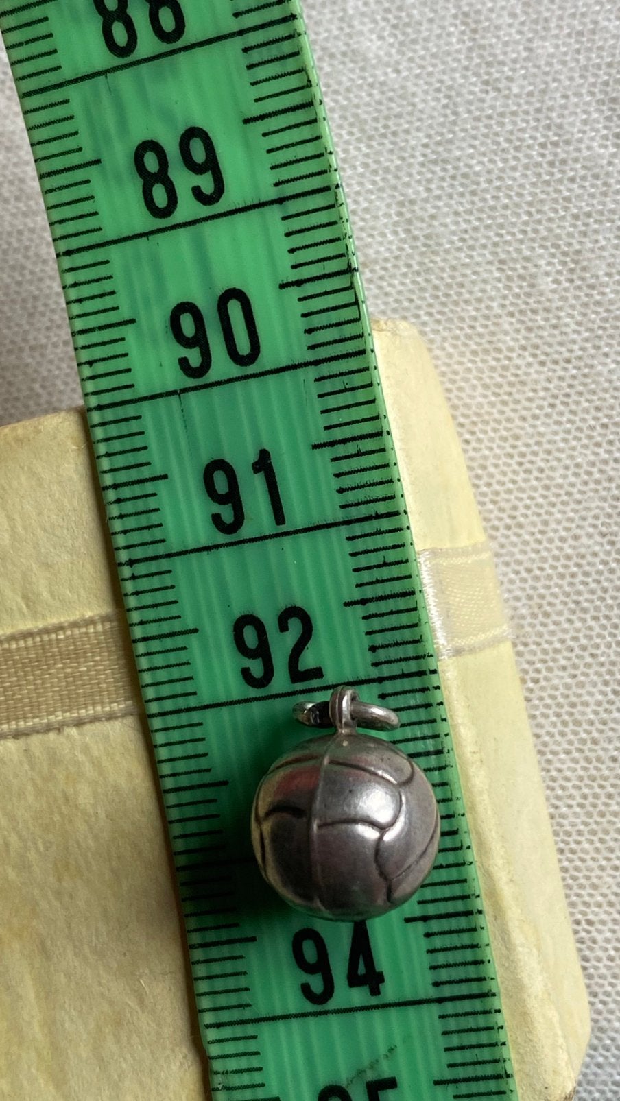 Zilveren bedel kettinghanger voetbal bal voor bedelarmband, Ophalen of Verzenden, Zilver