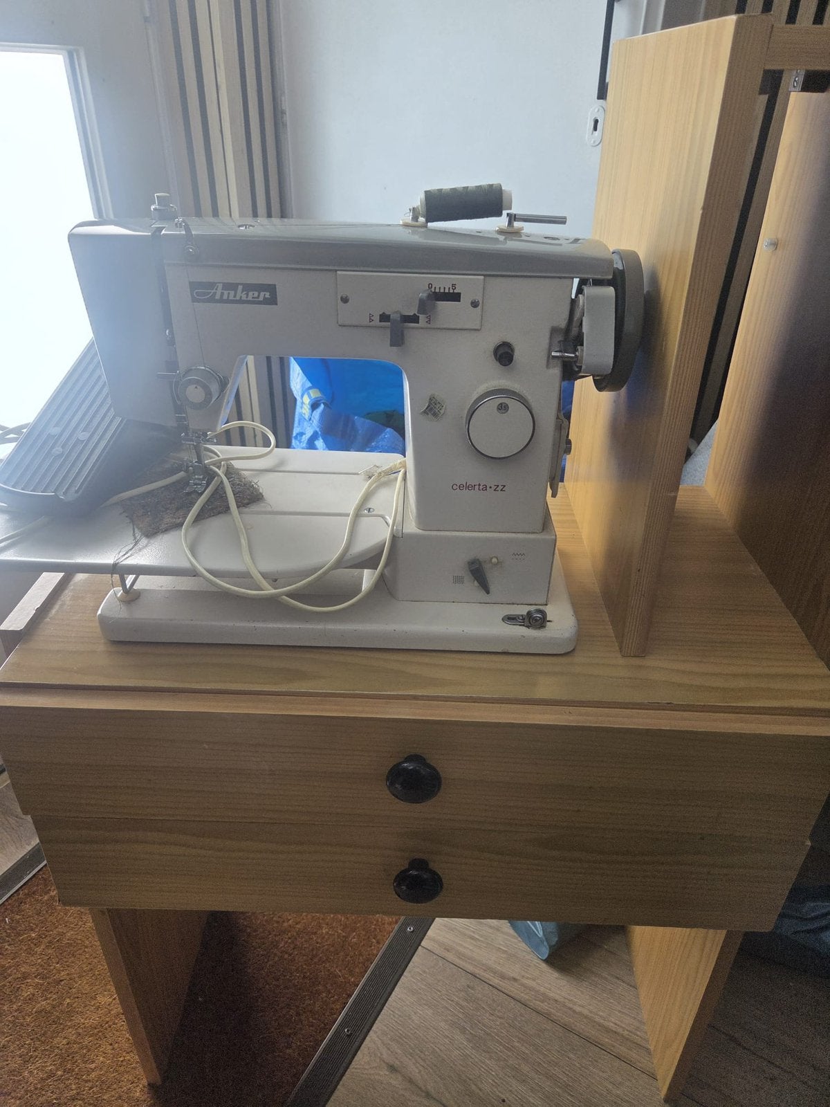Anker celerta ZZ naaimachine, Ophalen