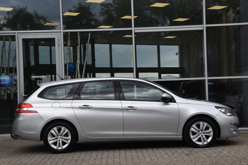 Peugeot 308 SW 1.2 PureTech Allure Airco Nav. Led Trekhaak L, Gebruikt, 1199 cc, 1165 kg, 3 cilinders