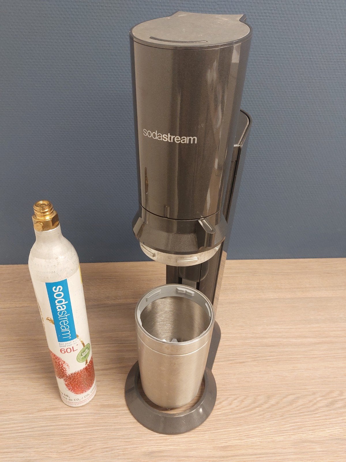 Sodastream bruiswatermaker met CO2-cilinder, Kunststof, Ophalen of Verzenden, Zwart, Overige merken